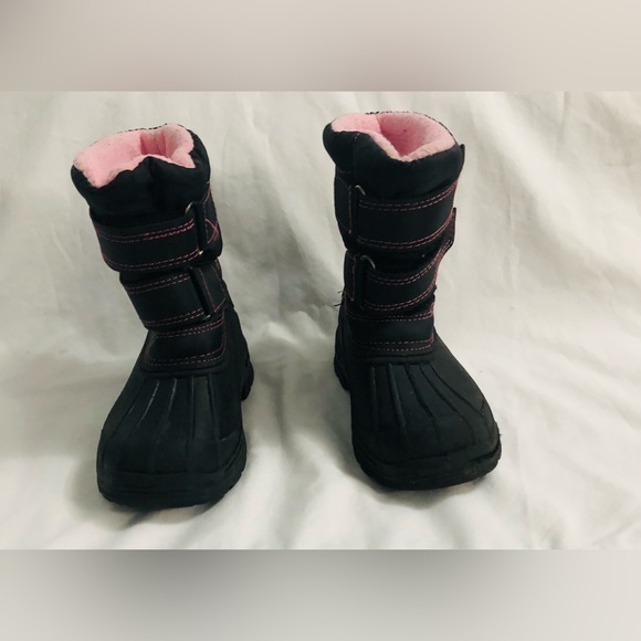 Girl’s winter snow Boots front double adjustable  straps pull on black. 6 - Picture 2 of 6